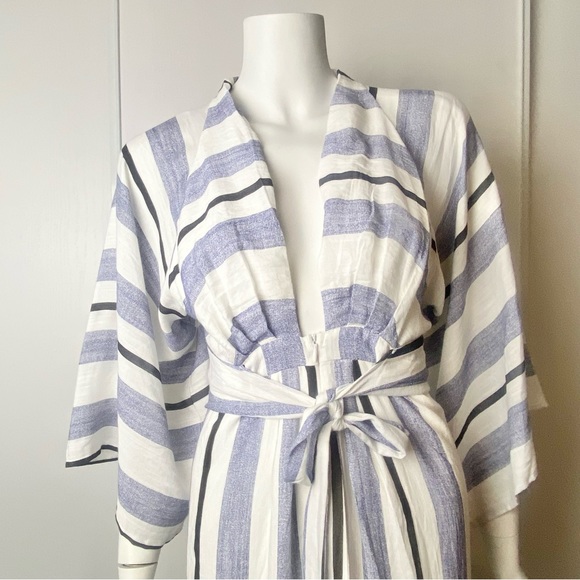 Selfie Leslie NWT Kimono Sleeve, Deep Plunge White & Blue Maxi Dress - Picture 6 of 10